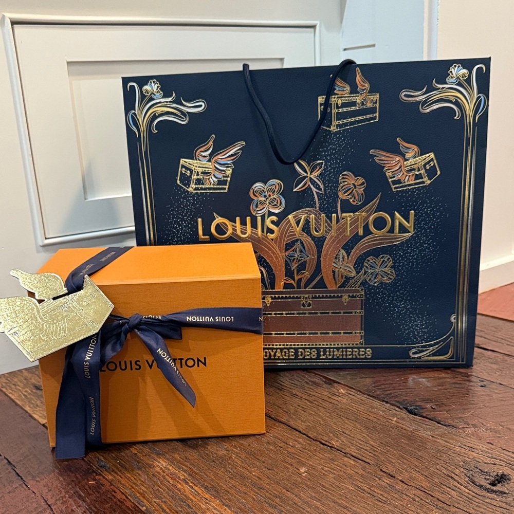 2025 Louis Vuitton Holiday bag and Iconic Orange Box with Navy Bag